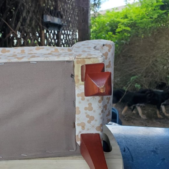 Mickey Pet Couch - Picture 2 of 7